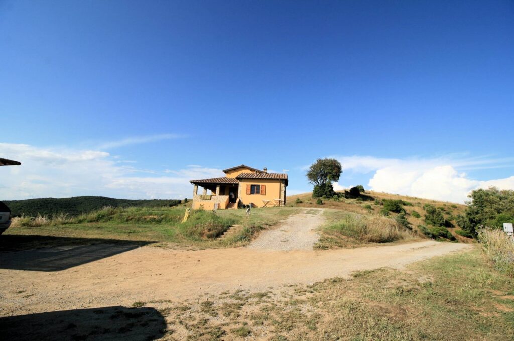 1537-Casale libero su quattro lati con terreno e vista panoramica fino al mare-Magliano in Toscana-6 Agenzia Immobiliare ASIP