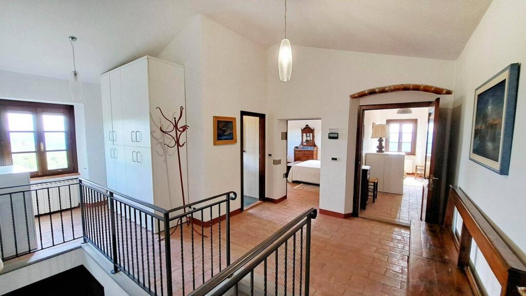 1544-Casale con annessi ampio terreno e vista panoramica-Castiglion Fibocchi-15 Agenzia Immobiliare ASIP