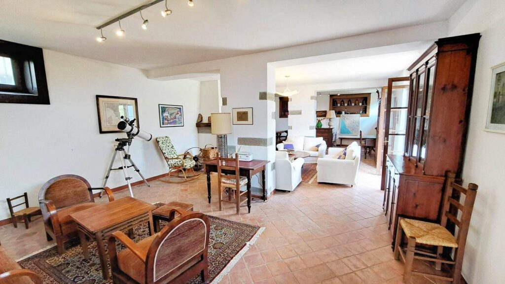 1544-Casale con annessi ampio terreno e vista panoramica-Castiglion Fibocchi-13 Agenzia Immobiliare ASIP