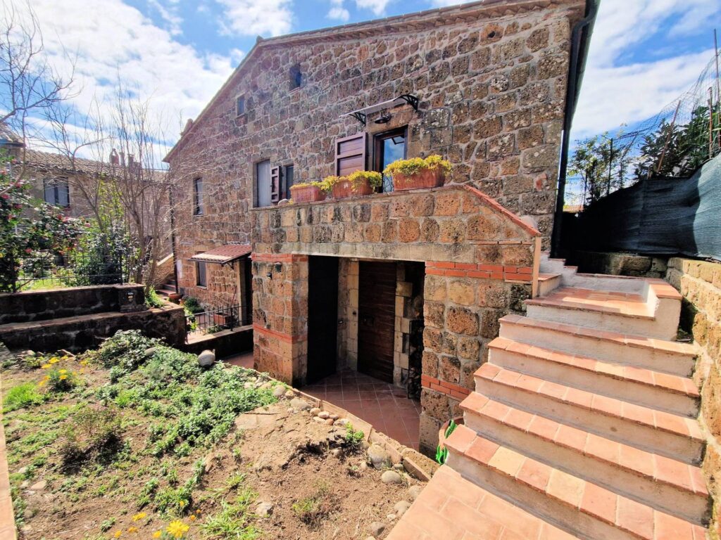 389-Terratetto unifamiliare indipendente-Sorano-24 Agenzia Immobiliare ASIP