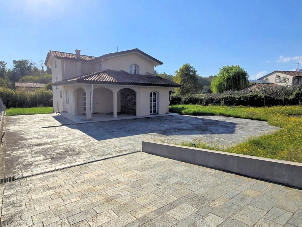 1618-Villa unifamiliare di nuova costruzione con ampio giardino-Capannori-1 Agenzia Immobiliare ASIP