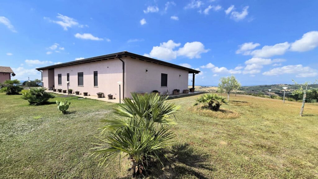 1724-Villa di recente costruzione con ampio terreno e vista panoramica sulla campagna fino al mare-Magliano in Toscana-7 Agenzia Immobiliare ASIP